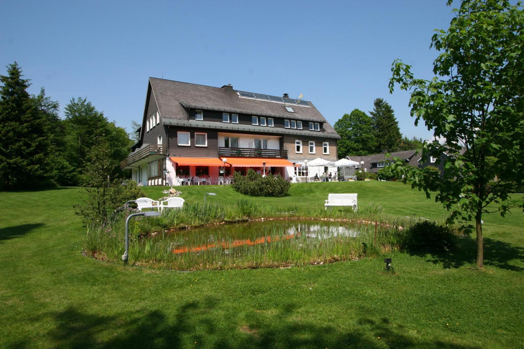Hotel Gasthaus Tröster Schmallenberg Exterior foto